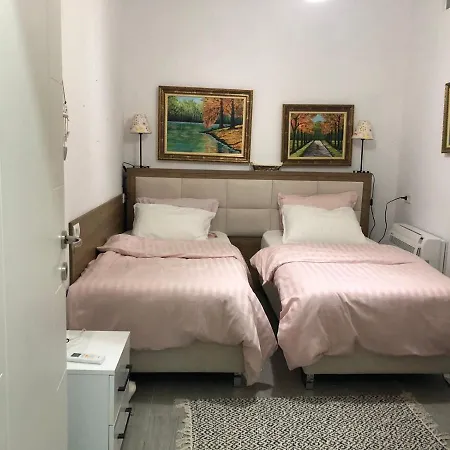 Diell Complex , Qerret * Golem (Tirana)